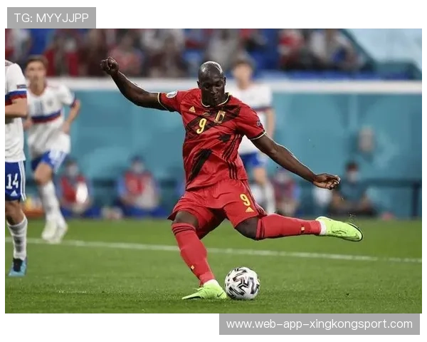 卢卡库内切抽射质量恐怖，比利时进攻如铁锤一般凶猛——一场现代前场战术的解析